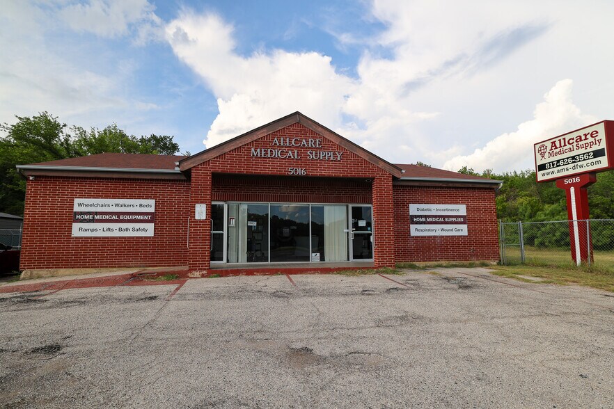 5016 Jacksboro Hwy, Fort Worth, TX à vendre - Photo de l’immeuble – Image 2 sur 17