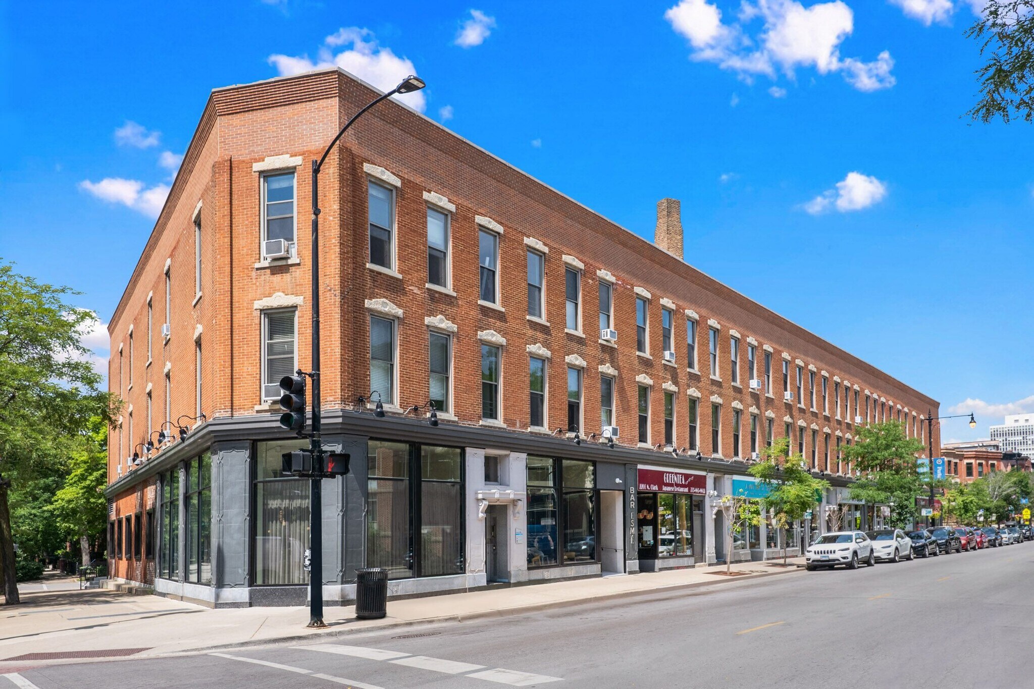 2200-2224 N Clark St, Chicago, IL à louer Photo de l’immeuble– Image 1 sur 10