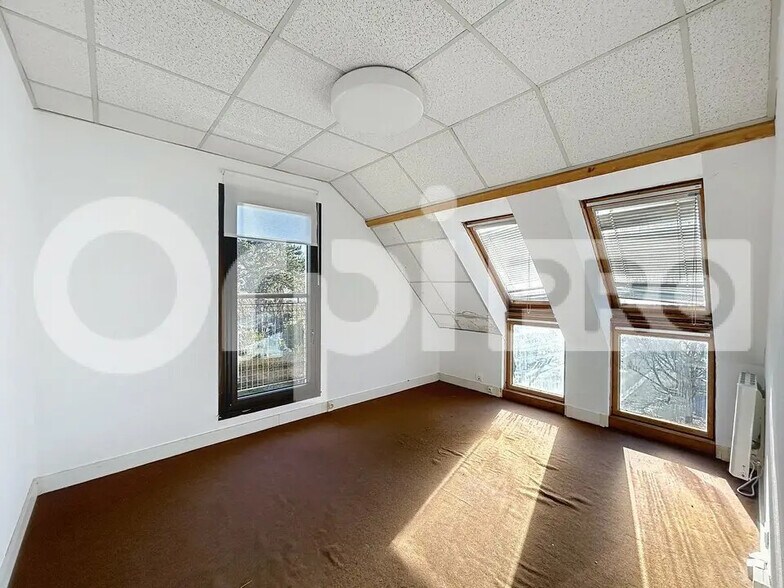 Bureau dans Clermont à louer - Photo intérieure – Image 2 sur 3