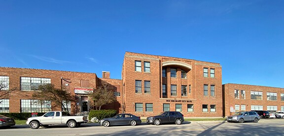 366-368 Bluff City Blvd, Elgin, IL à louer - Photo de l’immeuble – Image 2 sur 26