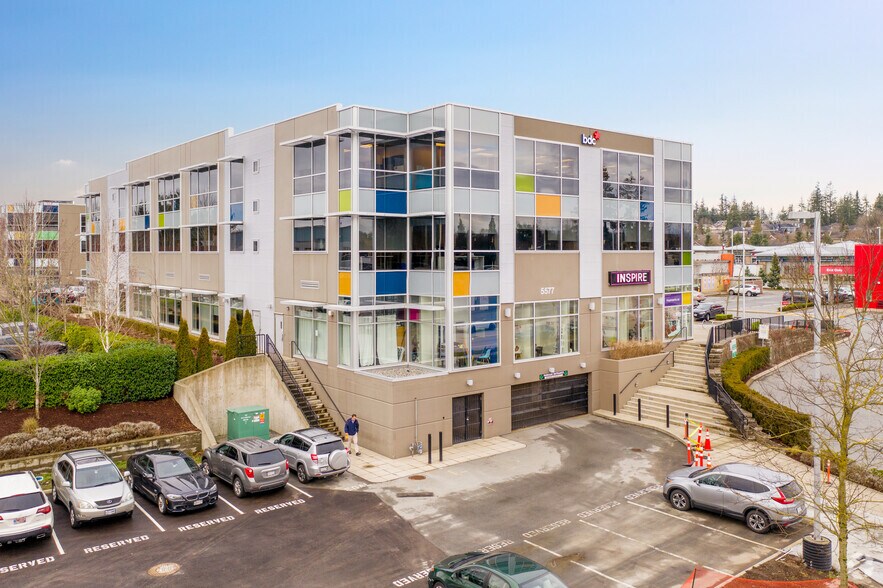 5577 153A St, Surrey, BC à louer - Photo de l’immeuble – Image 2 sur 5