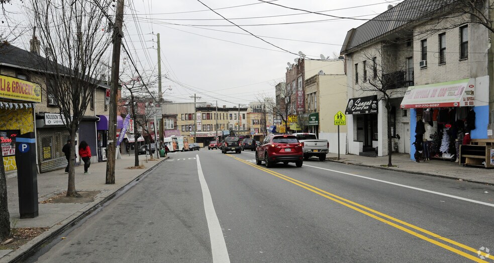 86 Victory Blvd, Staten Island, NY à vendre - Photo de l’immeuble – Image 1 sur 3