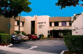 Plus de détails pour 150 NW 70th Ave, Plantation, FL - Bureau/Médical à louer
