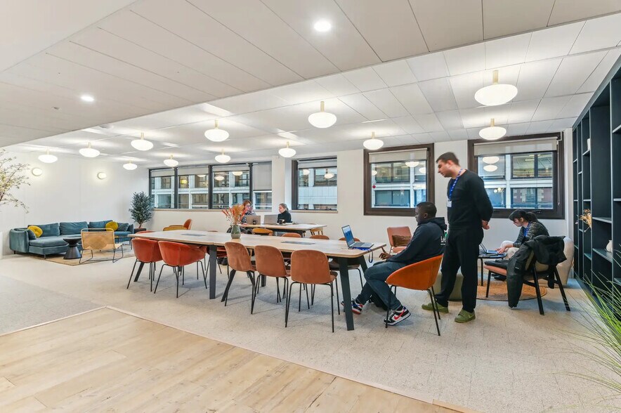 140 Rue Victor Hugo, Levallois-Perret à louer - Photo de l’immeuble – Image 3 sur 6