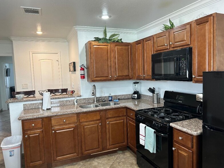 4106 Coon St, Bacliff, TX à vendre - Photo de l’immeuble – Image 3 sur 17