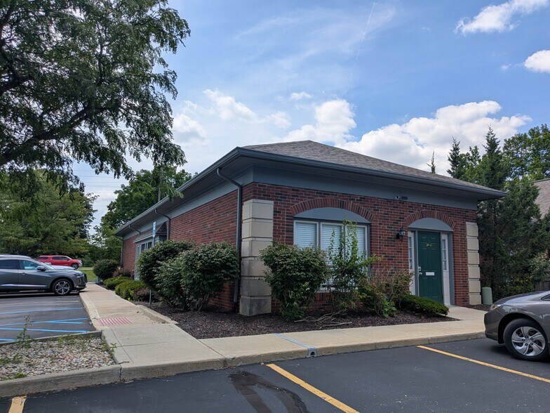 6745 S Gray Rd, Indianapolis, IN à louer - Photo de l’immeuble – Image 3 sur 12