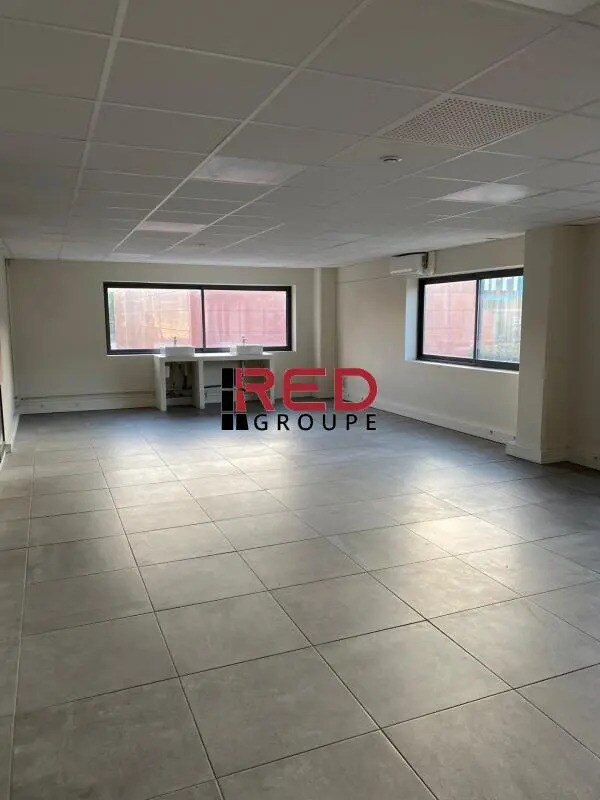 Local d’activités dans Aubagne à louer Photo de l’immeuble– Image 1 sur 6