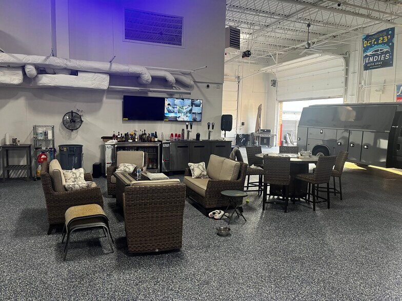 1540 Hannah Ave, Forest Park, IL à vendre - Photo de l’immeuble – Image 2 sur 62