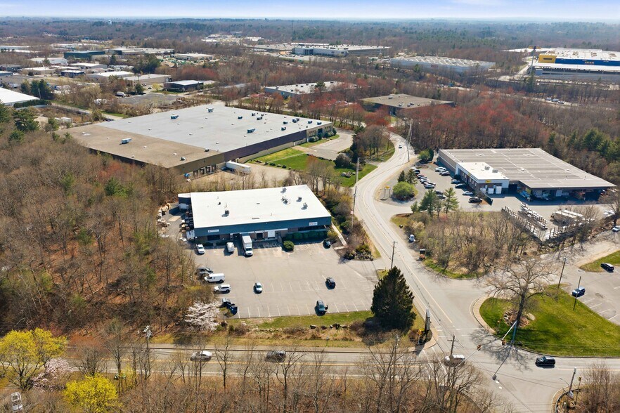 355 Bodwell St, Avon, MA à louer - Photo de l’immeuble – Image 2 sur 5