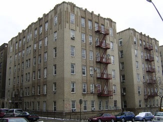Plus de détails pour 235 E 172nd St, Bronx, NY - Local commercial à louer