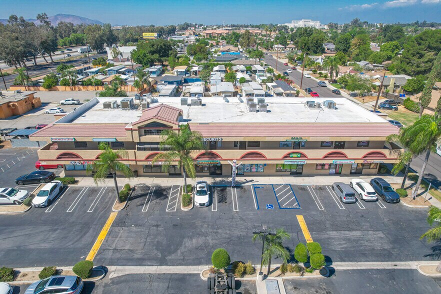 821-833 W Valley Blvd, Colton, CA à vendre - Photo de l’immeuble – Image 1 sur 12