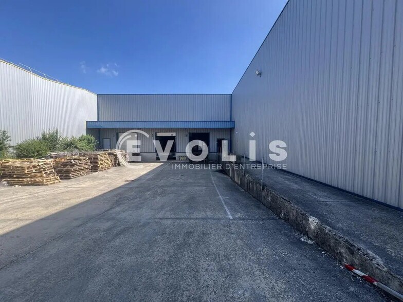 Industriel/Logistique dans Santeny à louer - Photo de l’immeuble – Image 2 sur 12