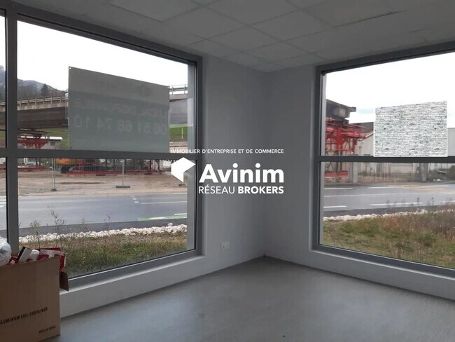 Plus de détails pour Local commercial à louer