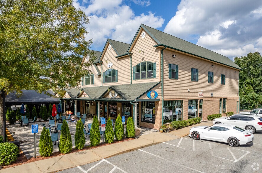 55 Douglas Pike, Smithfield, RI à vendre - Photo de l’immeuble – Image 3 sur 16