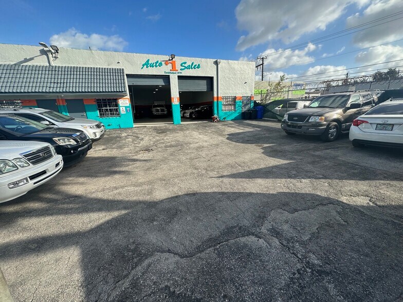 5819 Rodman St, Hollywood, FL à louer - Photo de l’immeuble – Image 2 sur 14