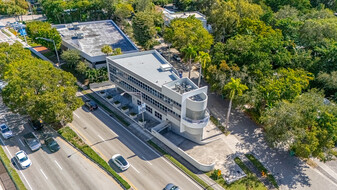 ICONIC LANDMARK OFFICE BUILDING - Immobilier d'entreprise