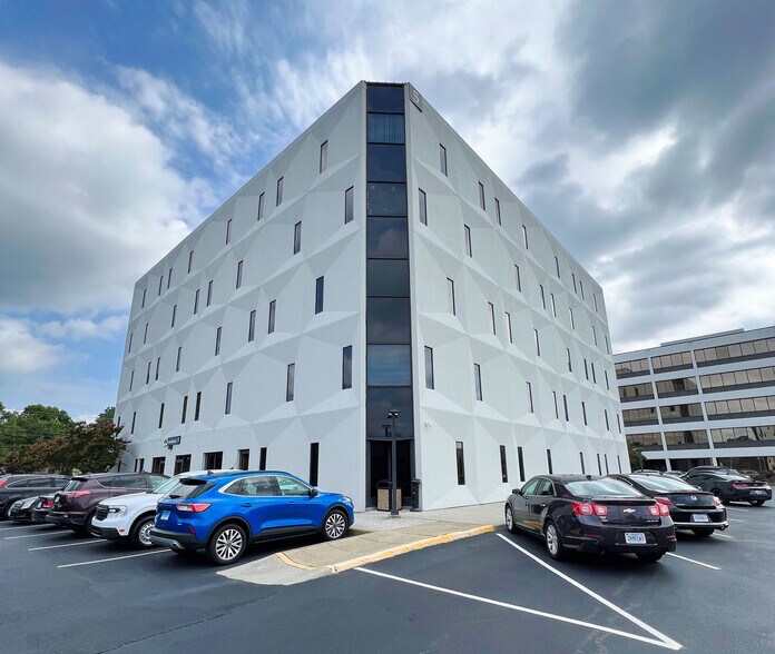 293 Independence Blvd, Virginia Beach, VA à louer - Photo de l’immeuble – Image 1 sur 3