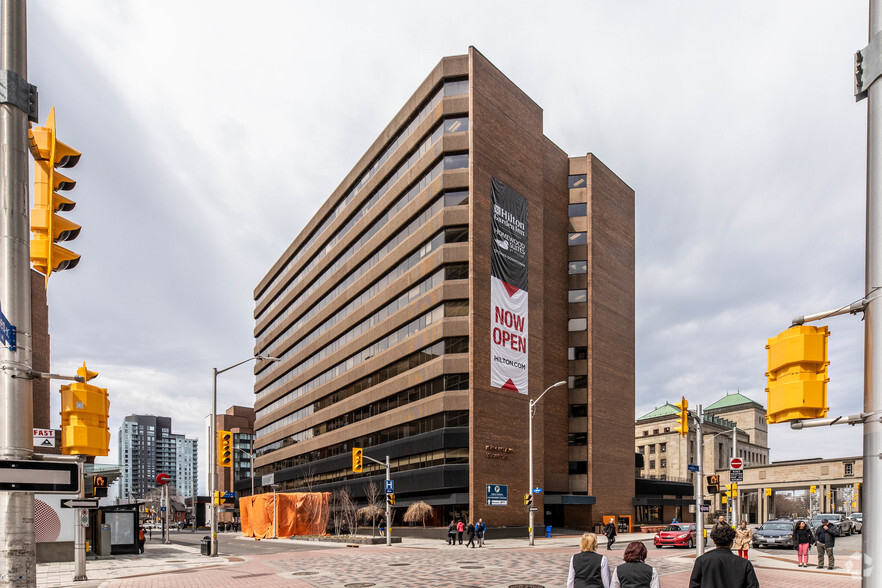 350 Sparks St, Ottawa, ON à louer - Photo de l’immeuble – Image 2 sur 3