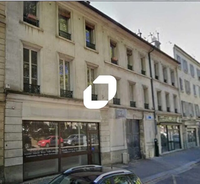 Local commercial dans Versailles à louer - Photo de l’immeuble – Image 1 sur 3