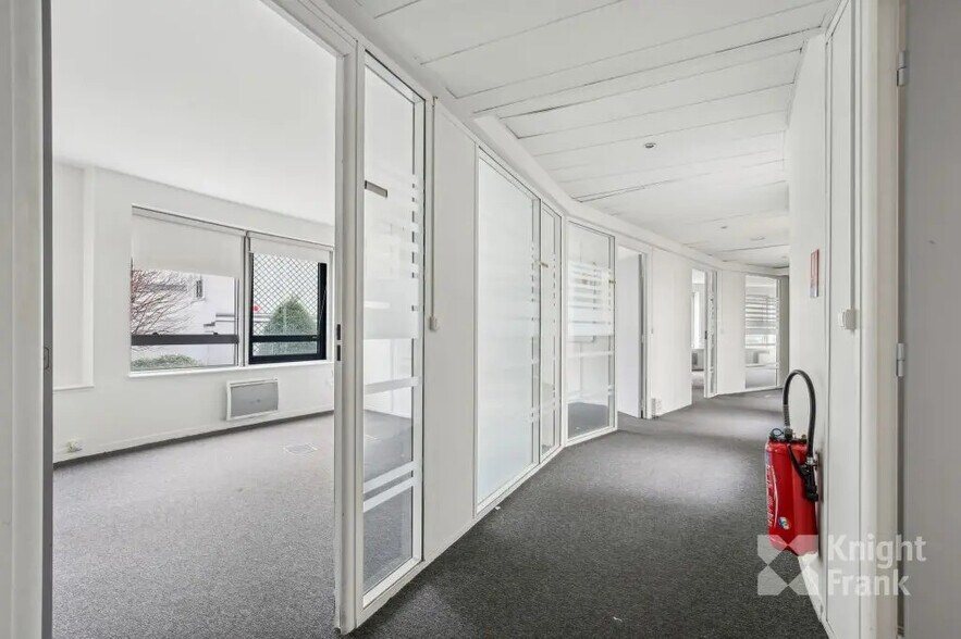 6-6 Rue Laferrière, Paris à louer - Photo de l’immeuble – Image 3 sur 5