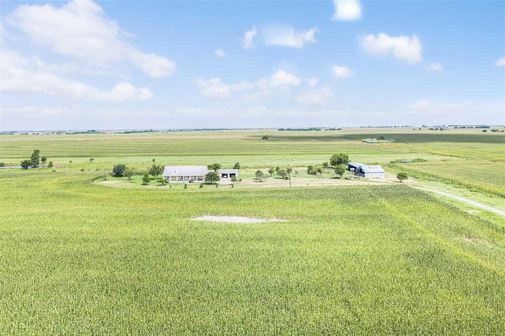 18108 Werchan Ln, Coupland, TX à vendre Photo de l’immeuble– Image 1 sur 35