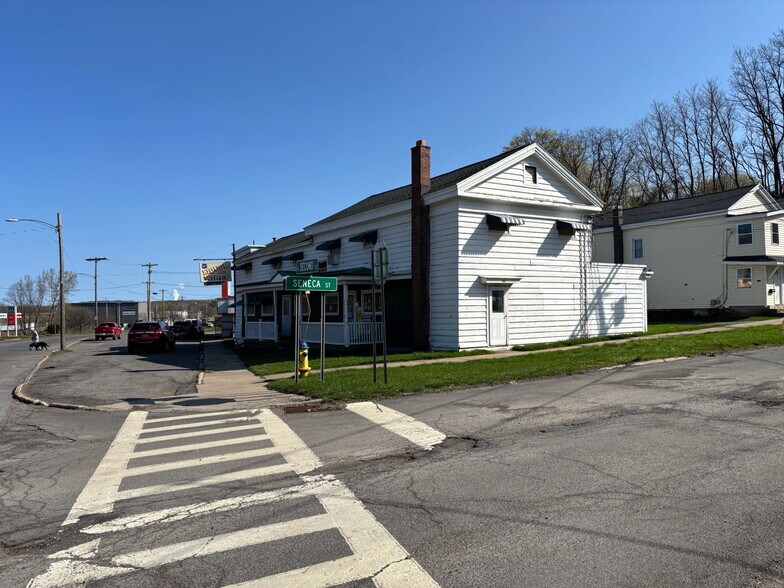 201 Seneca St, Fulton, NY à vendre - Photo de l’immeuble – Image 3 sur 15