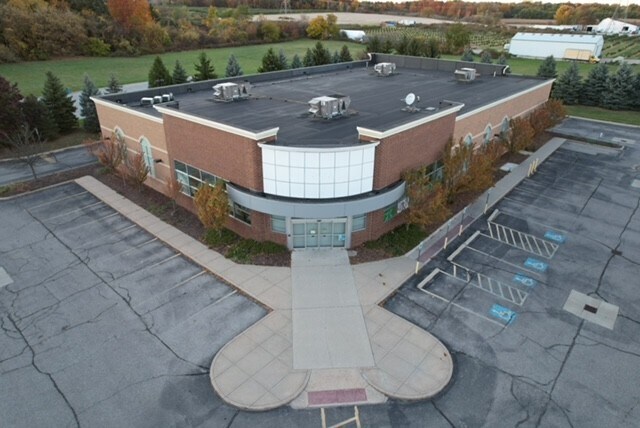 63033 Van Dyke Rd, Washington, MI à louer - Photo de l’immeuble – Image 2 sur 9