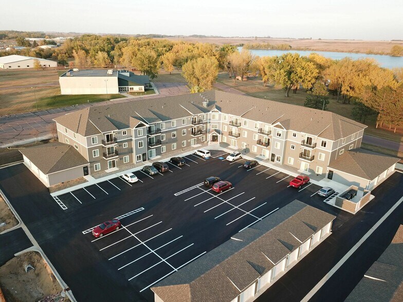 1685 N Redding Ave, Windom, MN à vendre - Photo de l’immeuble – Image 3 sur 21