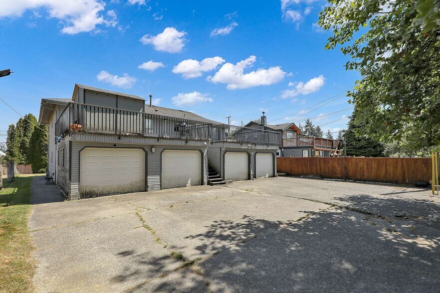 9509 152 St, Surrey, BC à louer - Photo de l’immeuble – Image 3 sur 44