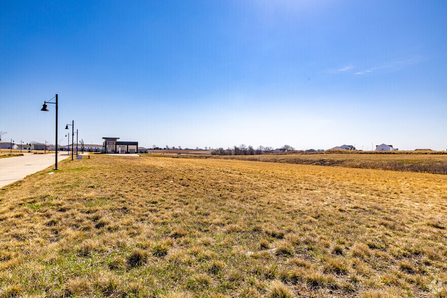 701 Common Pl, Adel, IA à louer - Photo principale – Image 1 sur 2