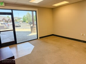 974 SW Veterans Way, Redmond, OR à louer Photo intérieure– Image 1 sur 2