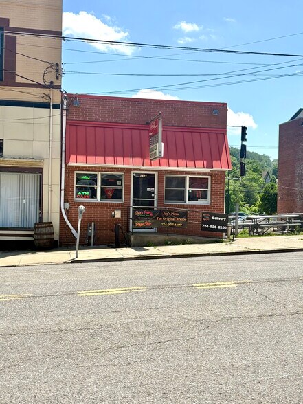 114 E Lincoln Ave, Mc Donald, PA à vendre - Photo de l’immeuble – Image 3 sur 35