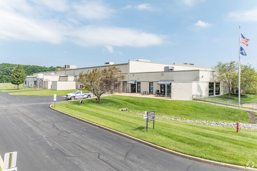 105 Industry Dr, Versailles, KY à vendre - Photo de l’immeuble – Image 3 sur 13