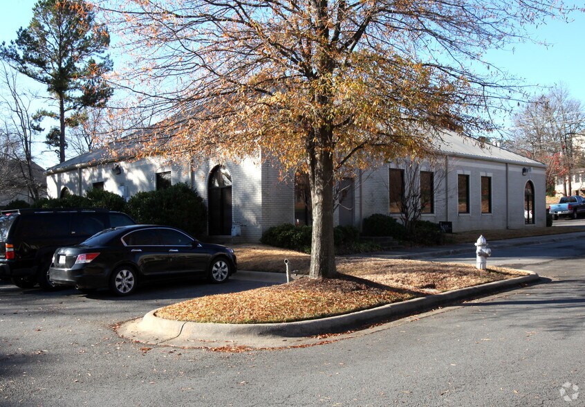 11815 Hinson Rd, Little Rock, AR à louer - Photo de l’immeuble – Image 2 sur 2