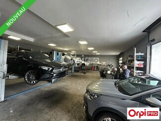 Plus de détails pour Local d'activités à louer