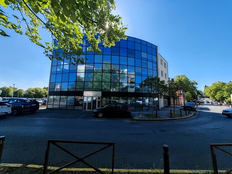 17 Rue Nicolas Appert, Lognes à vendre - Photo de l’immeuble – Image 2 sur 10