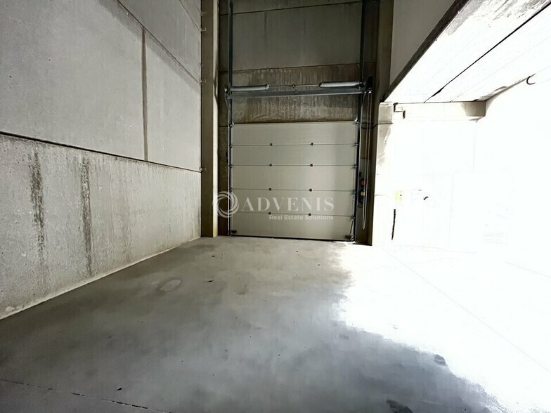 Local d'activités dans Serris à vendre - Photo intérieure – Image 2 sur 8