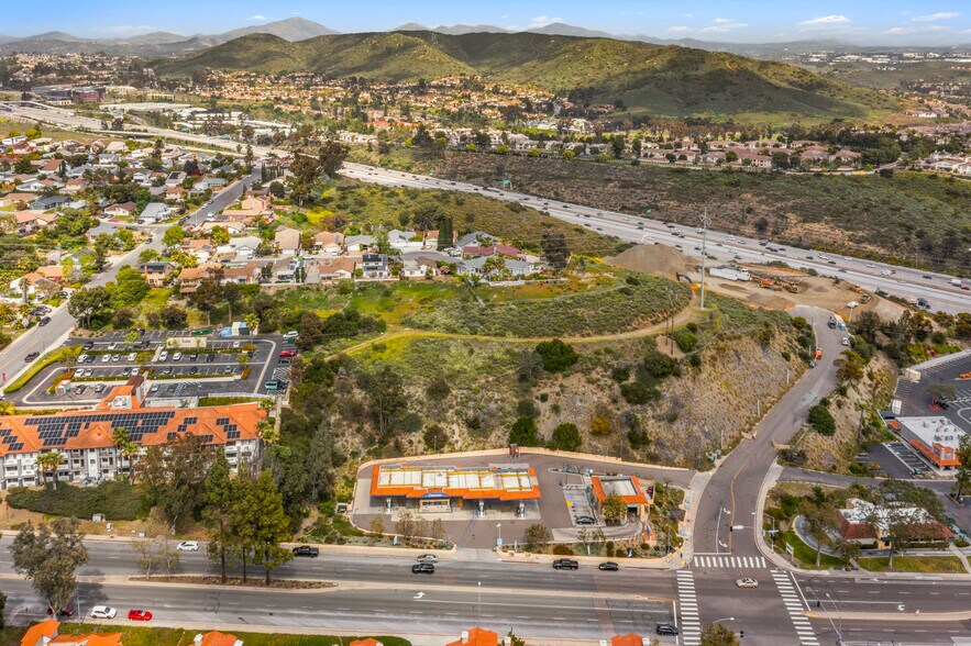 12929 Rancho Penasquitos Blvd, San Diego, CA à vendre - Photo de l’immeuble – Image 2 sur 13