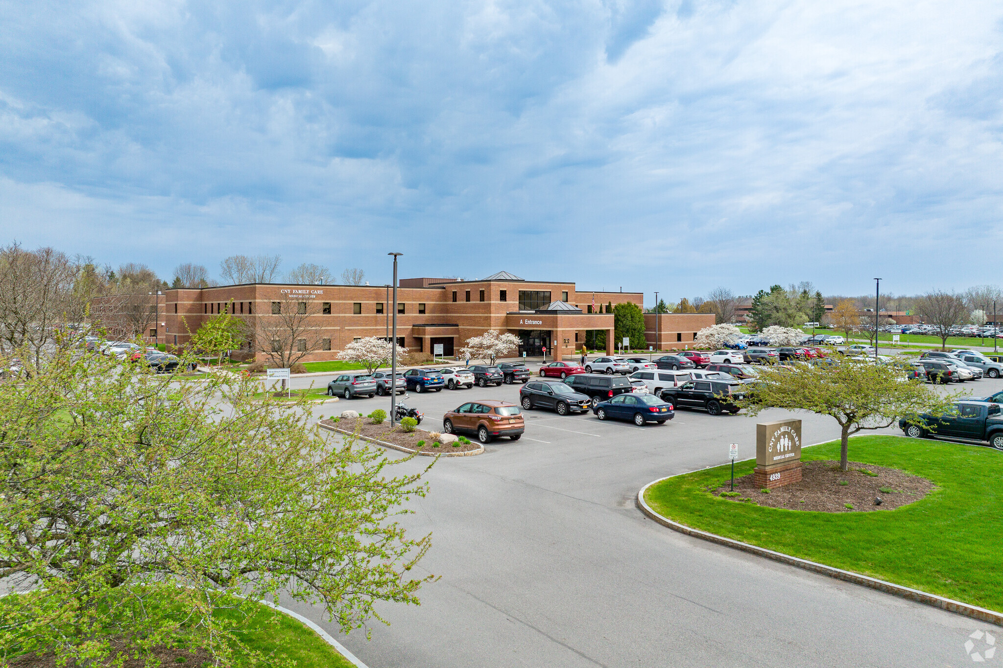 4939 Brittonfield Pky, East Syracuse, NY à louer Photo principale– Image 1 sur 7