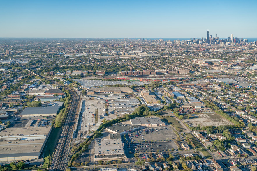 2075 W 43rd St, Chicago, IL à louer - Aérien – Image 2 sur 11