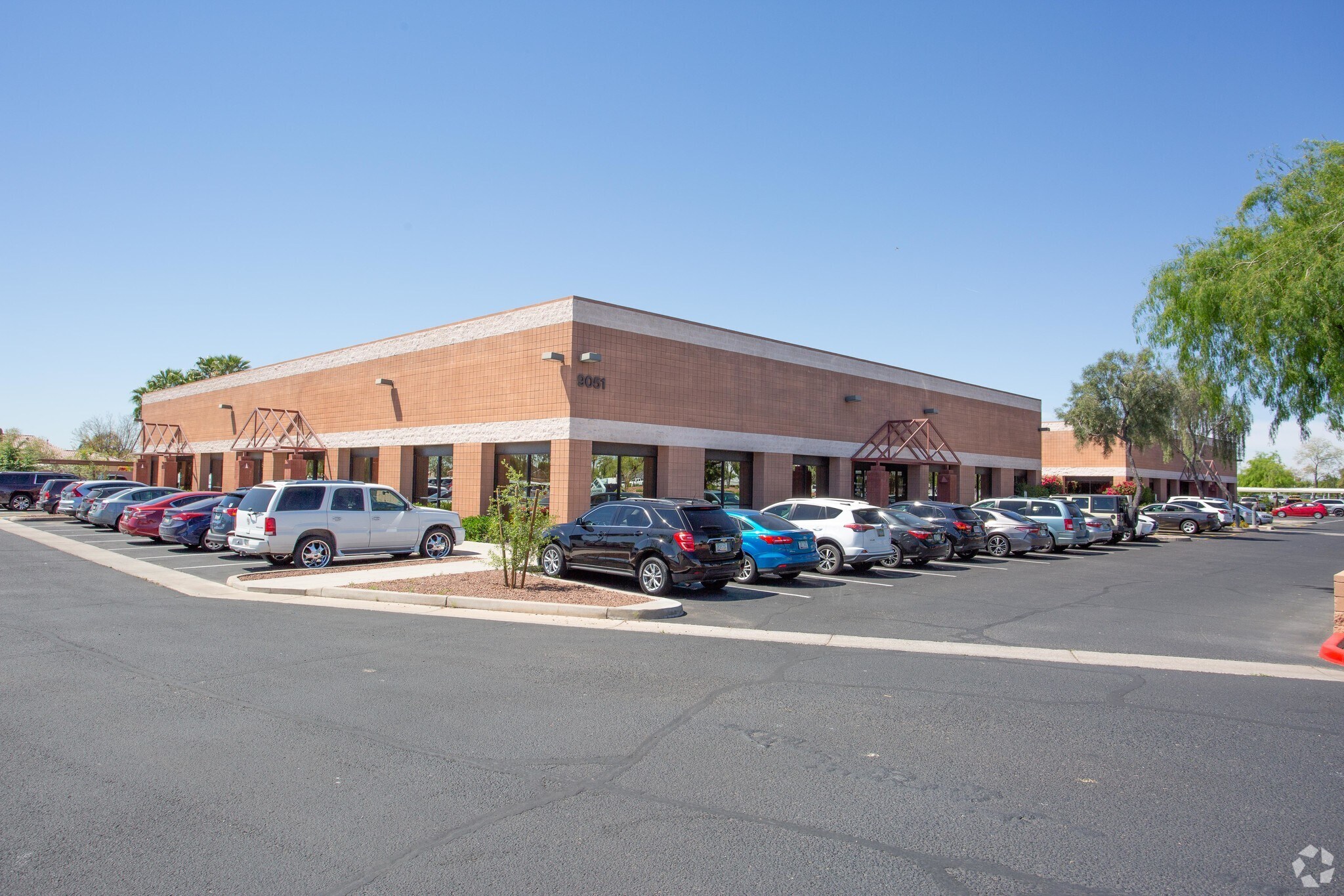 9051 W Kelton Ln, Peoria, AZ à louer Photo de l’immeuble– Image 1 sur 6