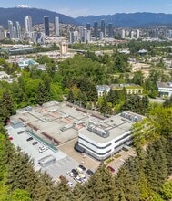 4225 Kincaid St, Burnaby, BC à louer Photo de l’immeuble– Image 1 sur 7