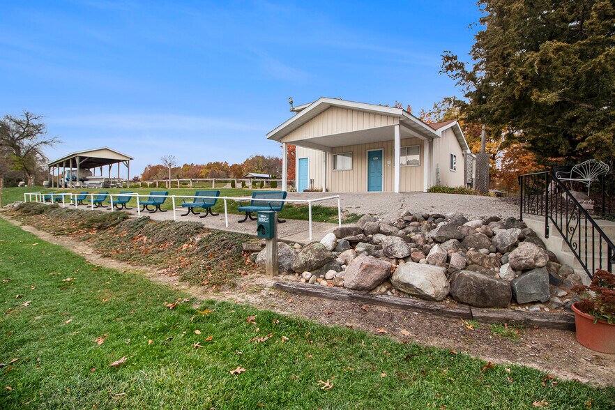 11500 Glenn Rd, Grass Lake, MI à vendre - Photo de l’immeuble – Image 2 sur 5