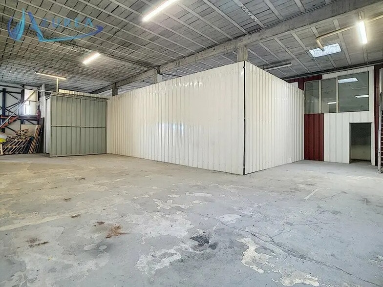 Industriel/Logistique dans Carros à vendre - Photo de l’immeuble – Image 2 sur 6