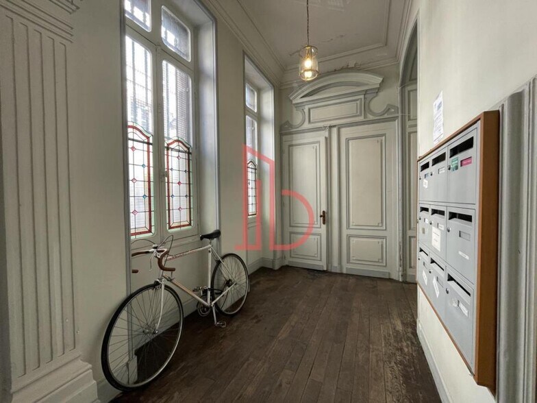 Bureau dans Bordeaux à louer - Photo de l’immeuble – Image 2 sur 4