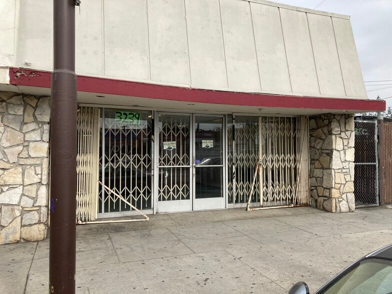 3239 E Florence Ave, Huntington Park, CA à louer - Photo principale – Image 1 sur 4