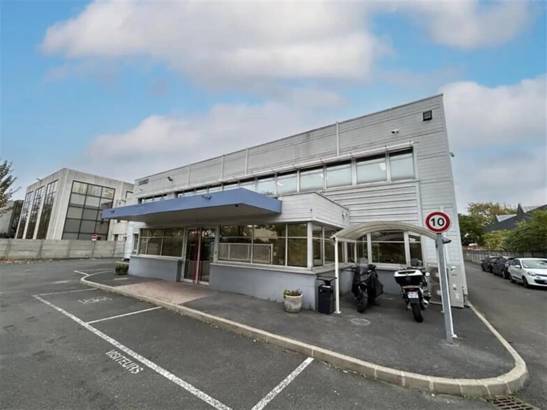 16 Rue Thomas Edison, Gennevilliers à vendre - Photo de l’immeuble – Image 2 sur 5