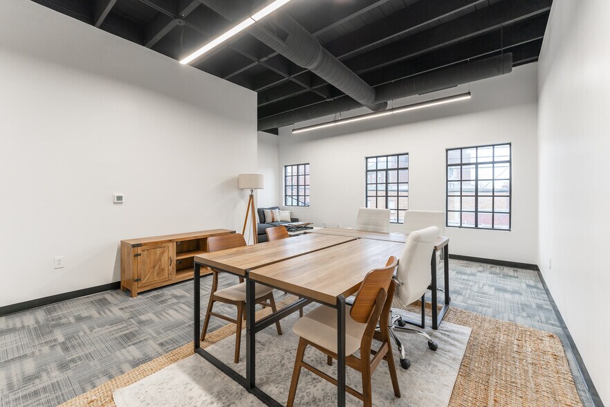 1028 Virginia Ave, Indianapolis, IN à louer - Photo intérieure – Image 2 sur 11