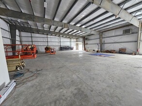 185B S Main St, Newton, NH à louer Photo intérieure– Image 2 sur 33