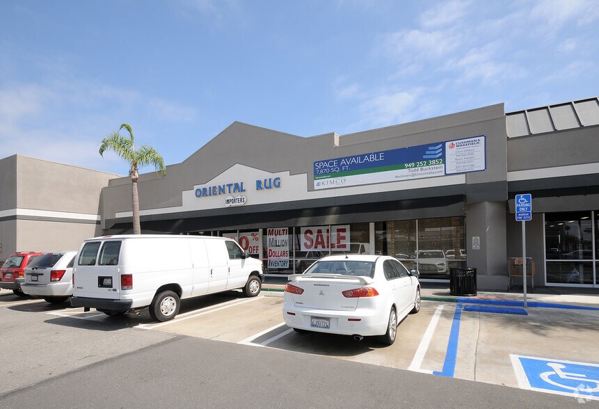 5812-5942 Edinger Ave, Huntington Beach, CA à louer - Photo de l’immeuble – Image 2 sur 4